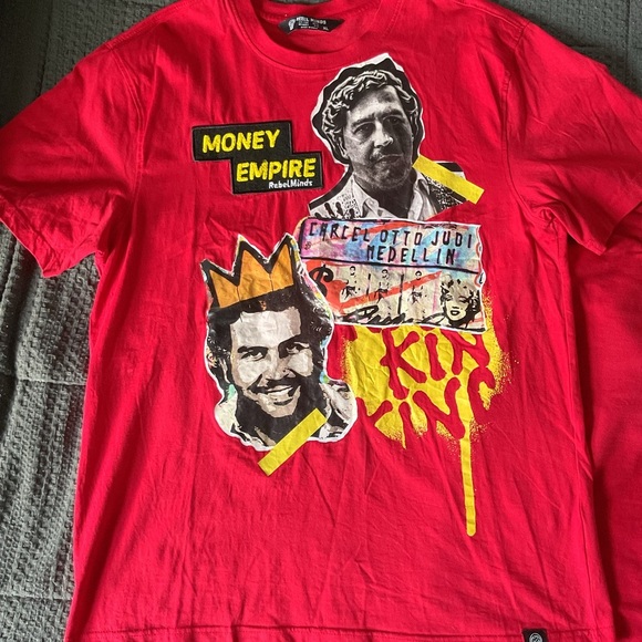 Red Graphic T-Shirt and Shorts Set - Picture 2 of 5